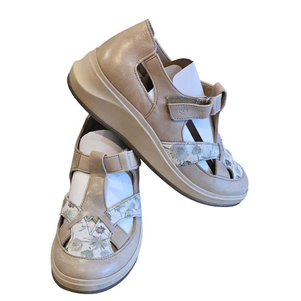 Suave for Milano Womens Leather Comfort Sandals Taupe Floral Metallic Size 38
